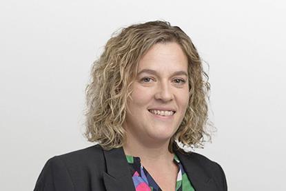Headshot of Kate Arnott