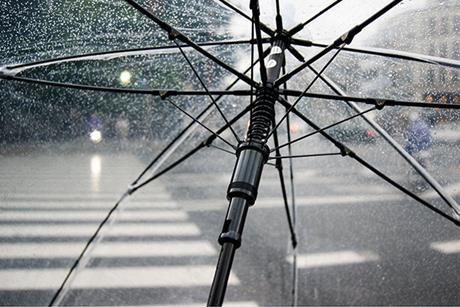umbrella-rain-street-pii-600x400