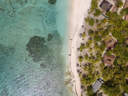 aerial-view-of-beach-and-huts-1752461